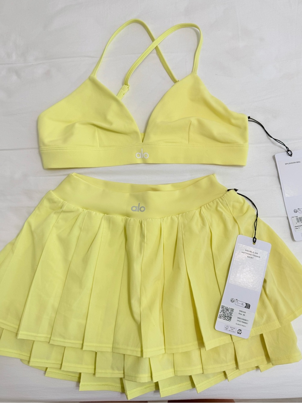 Alo Yoga Set - Sunshine Double or Nothing Tennis Skirt XS & Splendor Bra Small - Picture 2 of 7